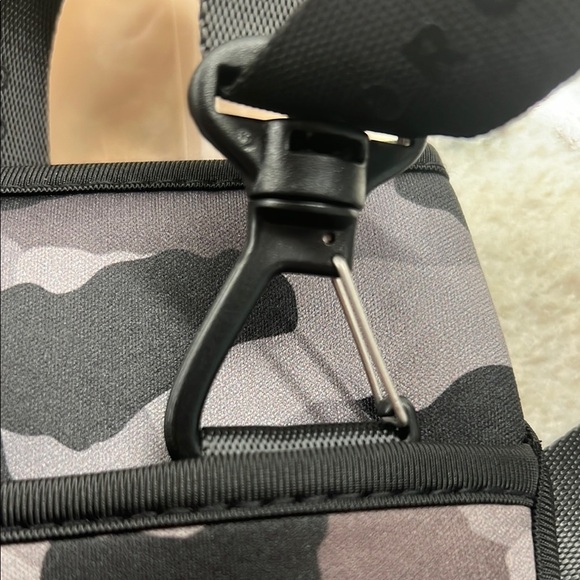 HydroJug  Camo Insulated Sleeve  in Black and Gray - Picture 2 of 7